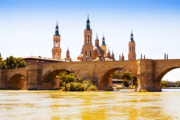 monumentos a la virgen del pilar