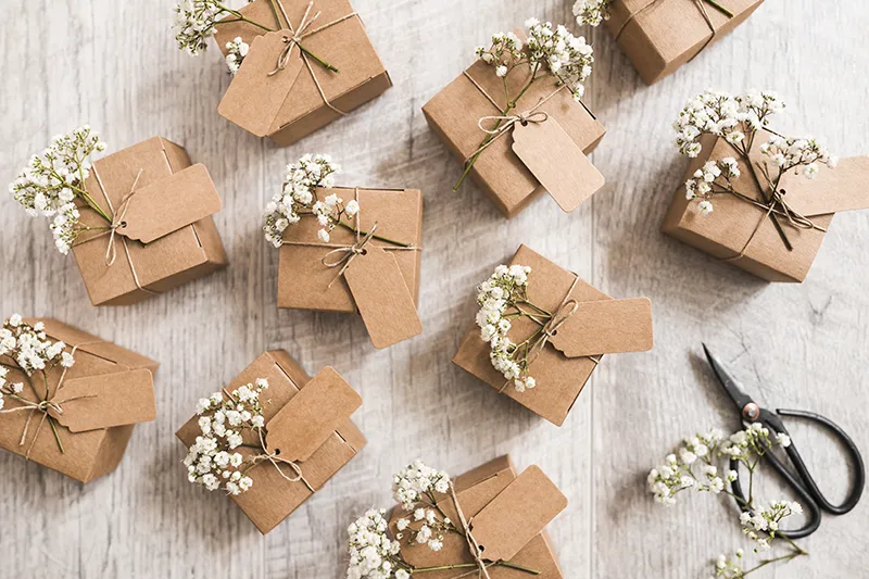 4 ideas para hacer regalos para bodas de oro  Regalos para bodas de oro,  Bodas de oro, Favores de boda para invitados